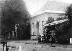 F37 Nutsgebouw in 1880